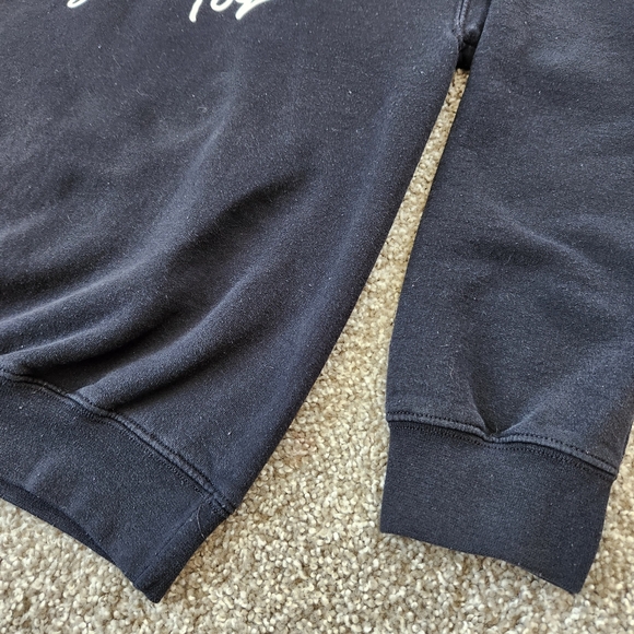 LIKE NEW Black Crewneck Sweatshirt "Black is My Happy Color" Unisex Size M - Picture 6 of 13